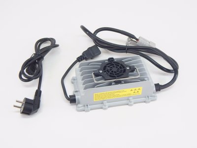 Зарядное устройство для штабелёров DYC/PEMS 12V/15A (Charger) — фото товара